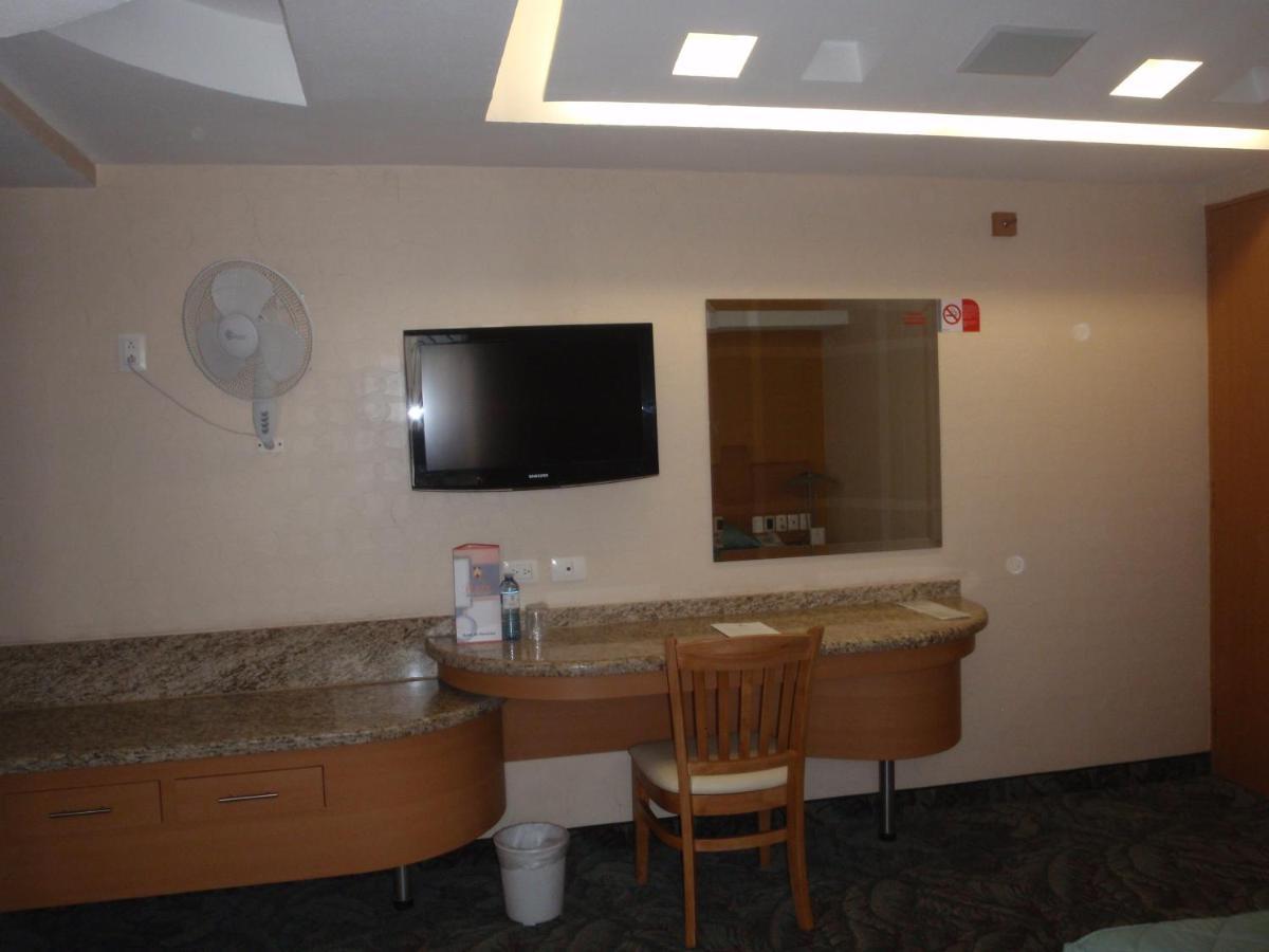 Hotel Plaza Las Fuentes San Juan San Juan Cuautlancingo المظهر الخارجي الصورة