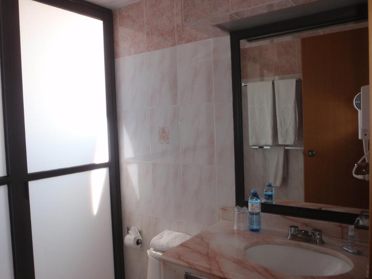 Hotel Plaza Las Fuentes San Juan San Juan Cuautlancingo الغرفة الصورة