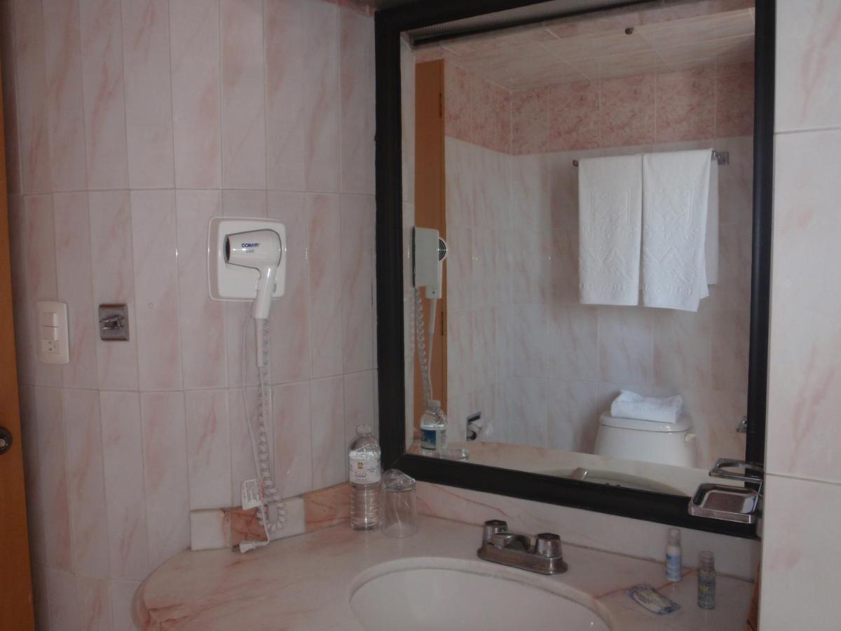 Hotel Plaza Las Fuentes San Juan San Juan Cuautlancingo المظهر الخارجي الصورة